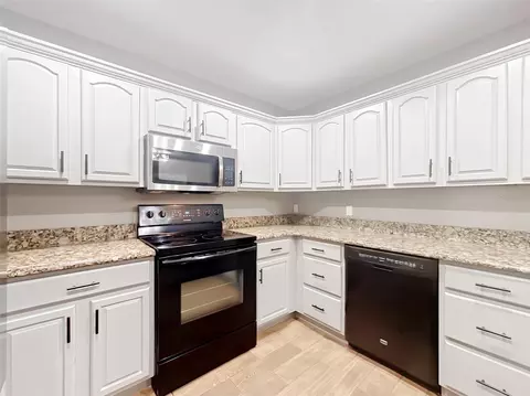 Kitchen - 2 Ft Clinch Heights Rd, Frostproof, FL 33843 photo 1 of 7
