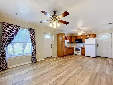 Living - 2 Ft Clinch Heights Rd, Frostproof, FL 33843 photo 11 of 13