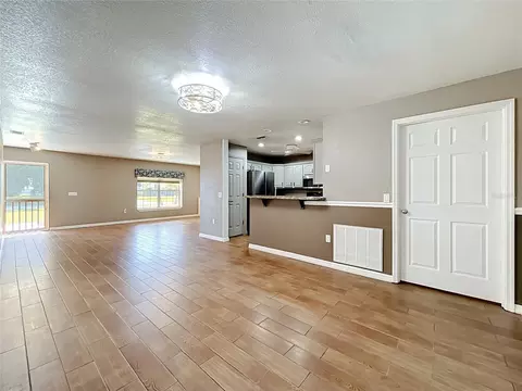 Living - 2 Ft Clinch Heights Rd, Frostproof, FL 33843 photo 4 of 13