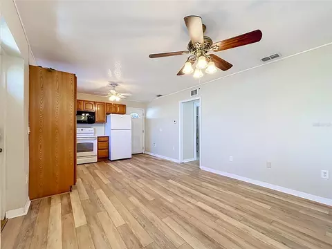 Living - 2 Ft Clinch Heights Rd, Frostproof, FL 33843 photo 12 of 13