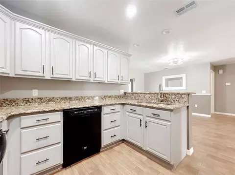 Kitchen - 2 Ft Clinch Heights Rd, Frostproof, FL 33843 photo 2 of 7