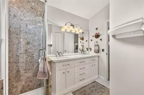 Bath - 3850 SE 59th Pl, Ocala, FL 34480 photo 3 of 5