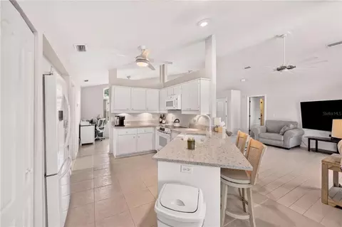 Kitchen - 3850 SE 59th Pl, Ocala, FL 34480 photo 3 of 5