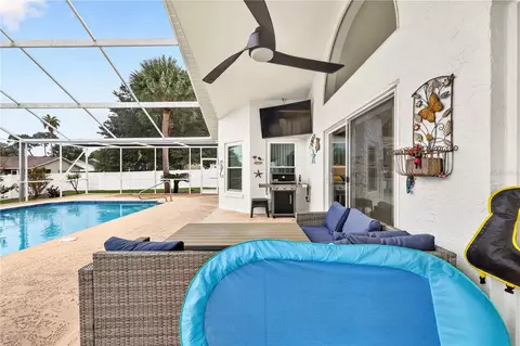 Exterior - 3850 SE 59th Pl, Ocala, FL 34480 photo 5 of 15