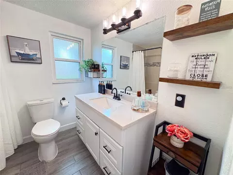 Bath - 9616 Pine Ridge Ave, Riverview, FL 33578 photo 1 of 2