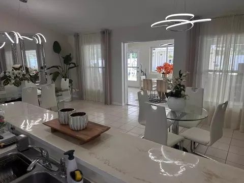 Dining - 2723 Sunset Dr, Sebring, FL 33870 photo 6 of 11
