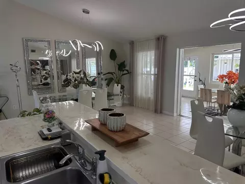Dining - 2723 Sunset Dr, Sebring, FL 33870 photo 4 of 11
