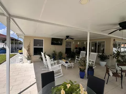 Exterior - 2723 Sunset Dr, Sebring, FL 33870 photo 12 of 24