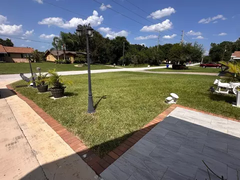 Exterior - 2723 Sunset Dr, Sebring, FL 33870 photo 6 of 24