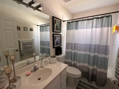 Bath - 2723 Sunset Dr, Sebring, FL 33870 photo 5 of 6