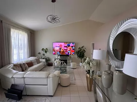 Living - 2723 Sunset Dr, Sebring, FL 33870 photo 4 of 5