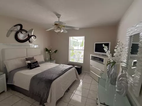 Bedroom - 2723 Sunset Dr, Sebring, FL 33870 photo 6 of 7