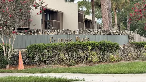 5304 Indian Creek Dr #D03, Orlando, FL 32811