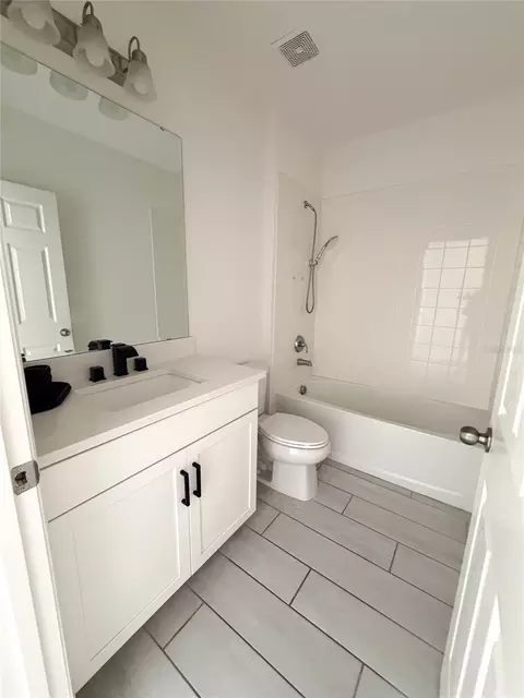 Bath - 269 Hamlet Loop, Davenport, FL 33837 photo 3 of 3