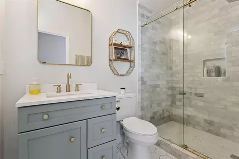 Bath - 1533 Springtime Loop, Winter Park, FL 32792 photo 1 of 2