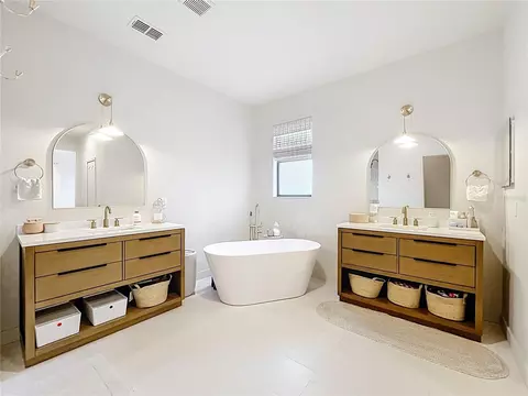 Bath - 319 Arbor Pointe Ave, Minneola, FL 34715 photo 2 of 12
