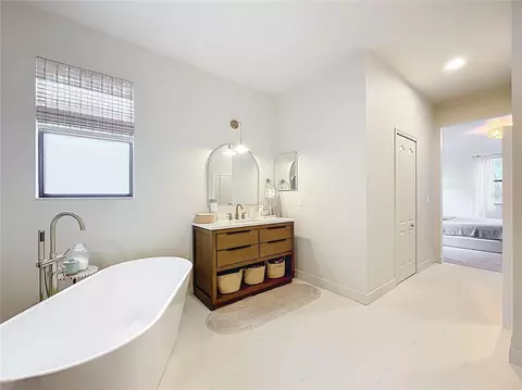 Bath - 319 Arbor Pointe Ave, Minneola, FL 34715 photo 7 of 12