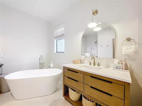 Bath - 319 Arbor Pointe Ave, Minneola, FL 34715 photo 3 of 12