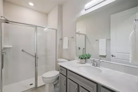 Bath - 2499 Cliff Way, Saint Cloud, FL 34771 photo 2 of 2