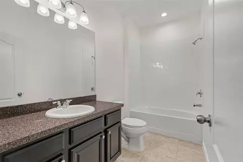 Bath - 12318 Eagle Swoop Pl, Riverview, FL 33579 photo 1 of 2