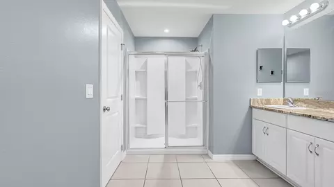 Bath - 2791 Parkfield Rd, Saint Cloud, FL 34772 photo 4 of 7