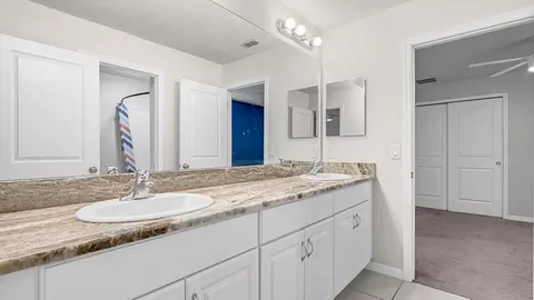 Bath - 2791 Parkfield Rd, Saint Cloud, FL 34772 photo 6 of 7