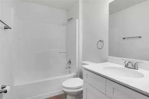 Bath - 2885 White Magnolia Loop, Clermont, FL 34711 photo 2 of 2