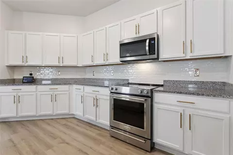Kitchen - 3832 Pronghorn Dr, Saint Cloud, FL 34772 photo 6 of 6