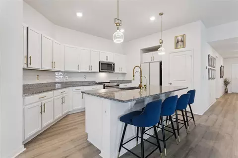 Kitchen - 3832 Pronghorn Dr, Saint Cloud, FL 34772 photo 4 of 6