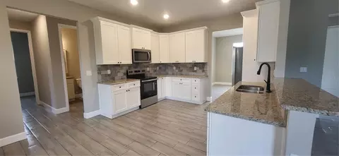 Kitchen - 1685 E Osceola Rd, Geneva, FL 32732 photo 1 of 4