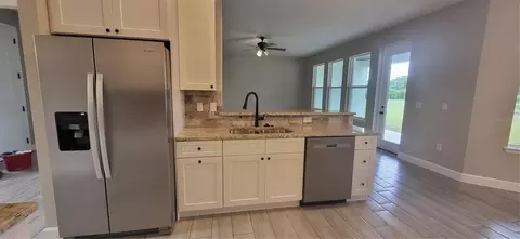 Kitchen - 1685 E Osceola Rd, Geneva, FL 32732 photo 3 of 4