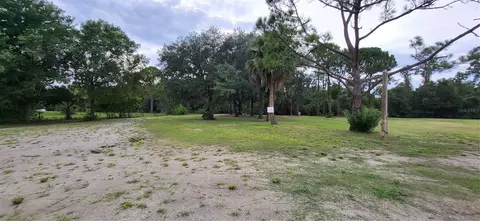 Exterior - 1685 E Osceola Rd, Geneva, FL 32732 photo 5 of 8