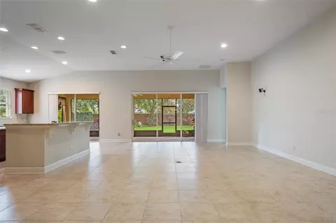 Living - 544 Douglas Edward Dr, Ocoee, FL 34761 photo 5 of 9
