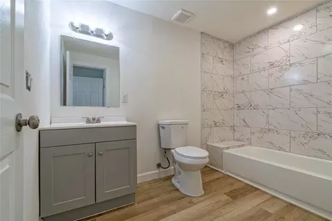 Bath - 1812 Kentucky Ave, Saint Cloud, FL 34769 photo 1 of 3