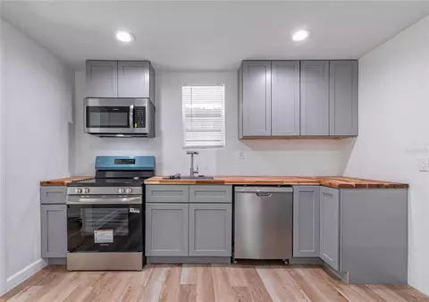 Kitchen - 1812 Kentucky Ave, Saint Cloud, FL 34769 photo 3 of 4