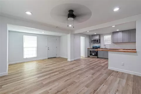Living - 1812 Kentucky Ave, Saint Cloud, FL 34769 photo 3 of 6