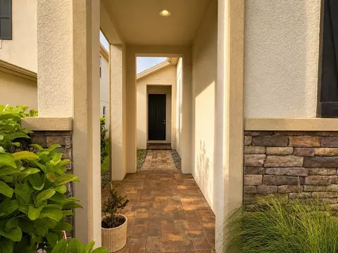 Entry Way - 1463 Sourwood Dr, Ocoee, FL 34761 photo 1 of 3