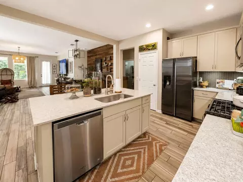 Kitchen - 1463 Sourwood Dr, Ocoee, FL 34761 photo 3 of 4