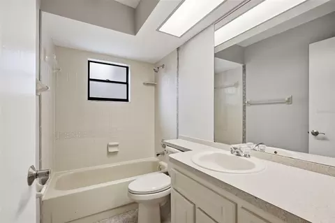 Bath - 1591 Larkin Rd, Spring Hill, FL 34608 photo 2 of 2