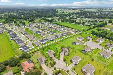 View/Area - 9963 Sunrise View Ct, Seffner, FL 33584 photo 9 of 12