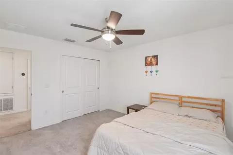 Bedroom - 9963 Sunrise View Ct, Seffner, FL 33584 photo 4 of 5