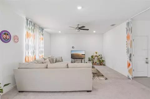Living - 9963 Sunrise View Ct, Seffner, FL 33584 photo 2 of 3