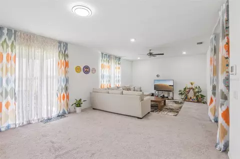 Living - 9963 Sunrise View Ct, Seffner, FL 33584 photo 3 of 3