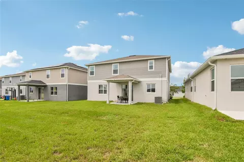 Exterior - 9963 Sunrise View Ct, Seffner, FL 33584 photo 5 of 10
