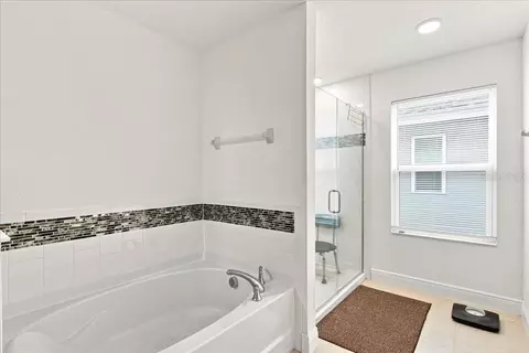 Bath - 5653 Camilla St, Saint Cloud, FL 34771 photo 3 of 8