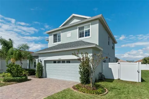 Exterior - 16021 Champlain St, Clermont, FL 34714 photo 4 of 5