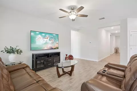 Entry Way - 5309 Amersham Ln, Saint Cloud, FL 34771 photo 5 of 7