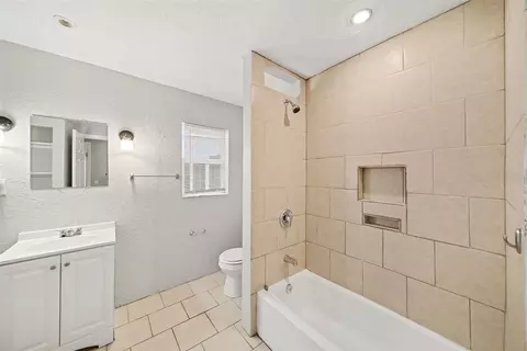 Bath - 6925 Treehaven Dr, Spring Hill, FL 34606 photo 2 of 2