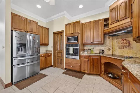 Kitchen - 4657 Hickory Tree Rd, Saint Cloud, FL 34772 photo 3 of 7