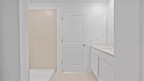 Bath - 1947 Pine Meadows Golfcourse Rd, Eustis, FL 32726 photo 2 of 2